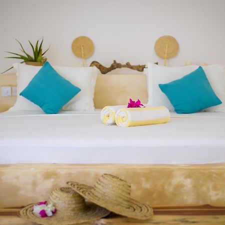 Aquamarina Hotel 잠비아니 외부 사진